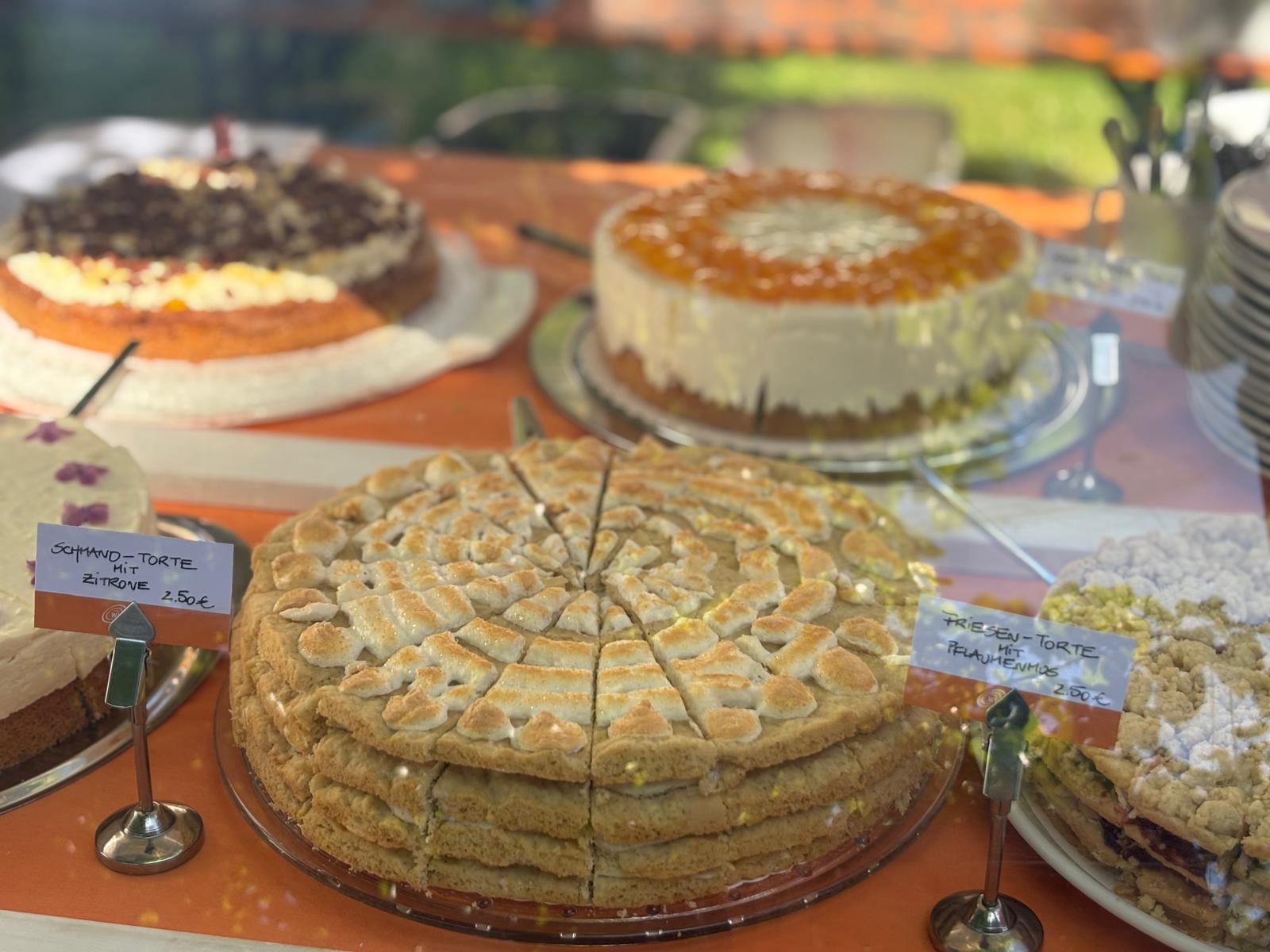 Weilburger Suppenfest trifft Faire Kaffeetafel am 21.September 25 von 12 - 17 Uhr auf dem Schosssplatz